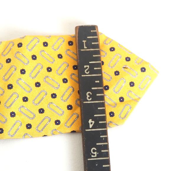 Coach Mens Necktie Tie Yellow Geometric 100% Silk Hand Sewn 4' Wide x 59" Long - Picture 4 of 7
